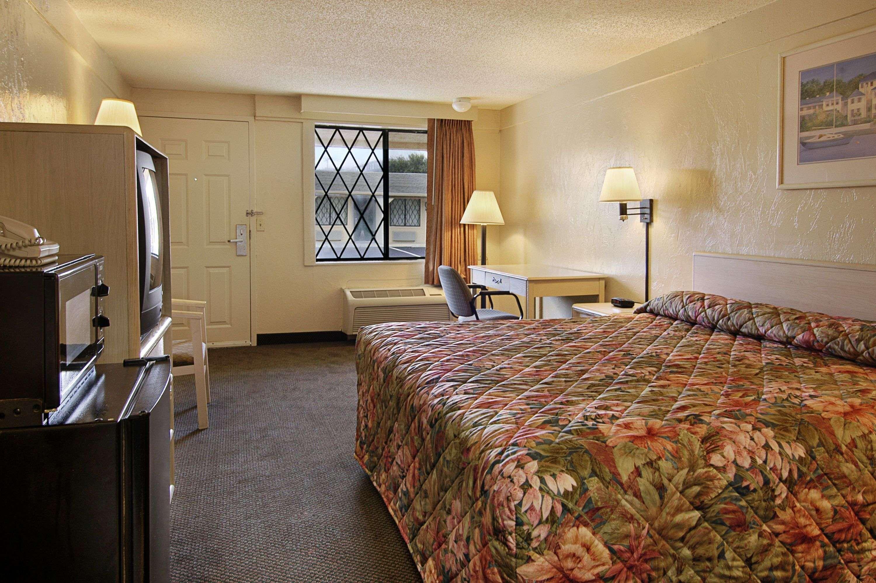 Super 8 By Wyndham Lantana West Palm Beach Extérieur photo