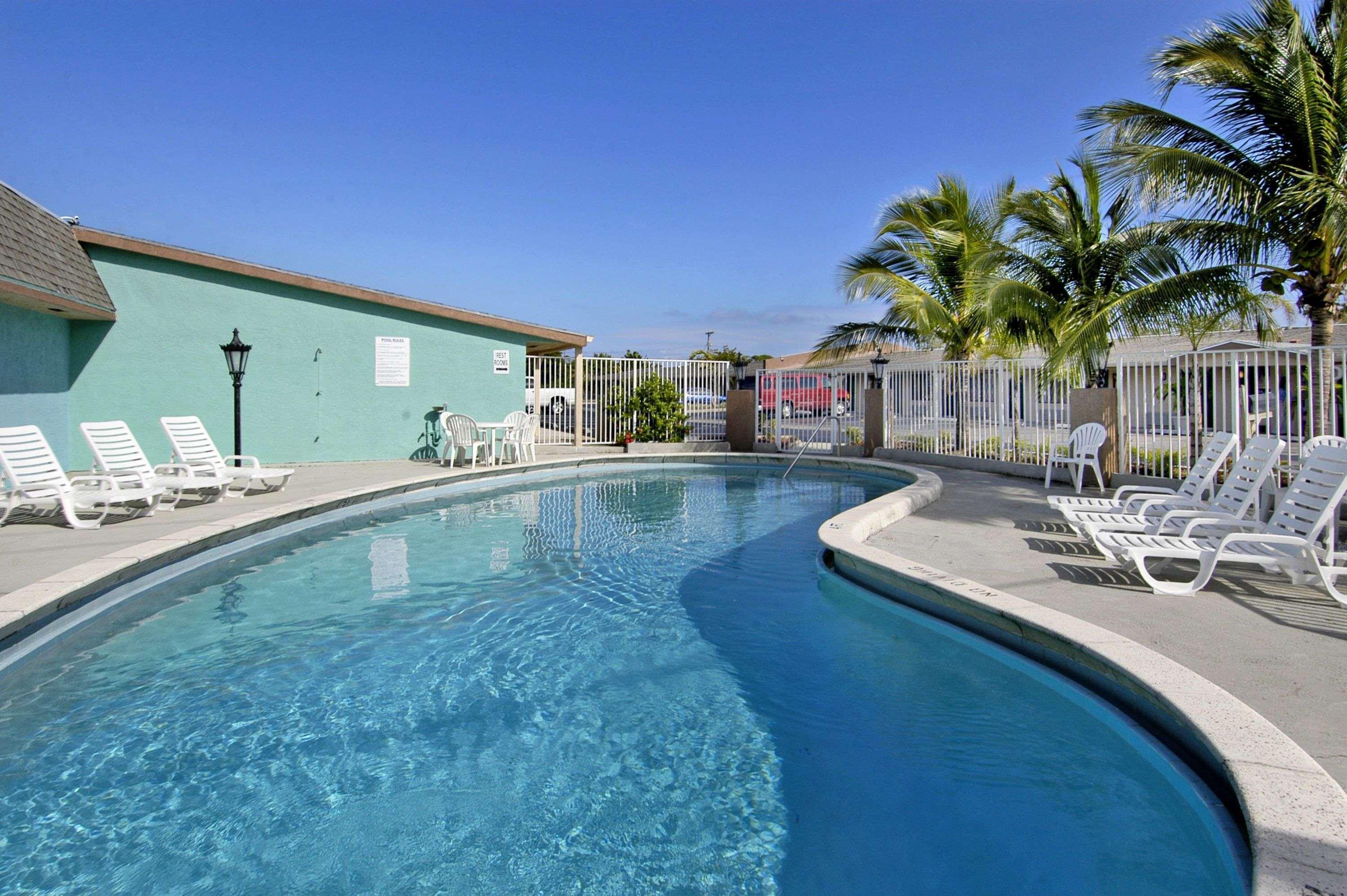 Super 8 By Wyndham Lantana West Palm Beach Extérieur photo